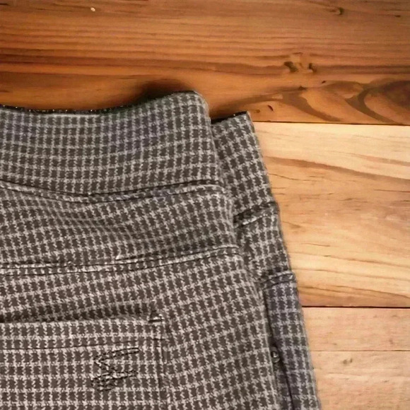 Seven7 Jeans Women's Pintuck Pull On Pant In Window Pane Size Medium Plaid - Picture 3 of 5